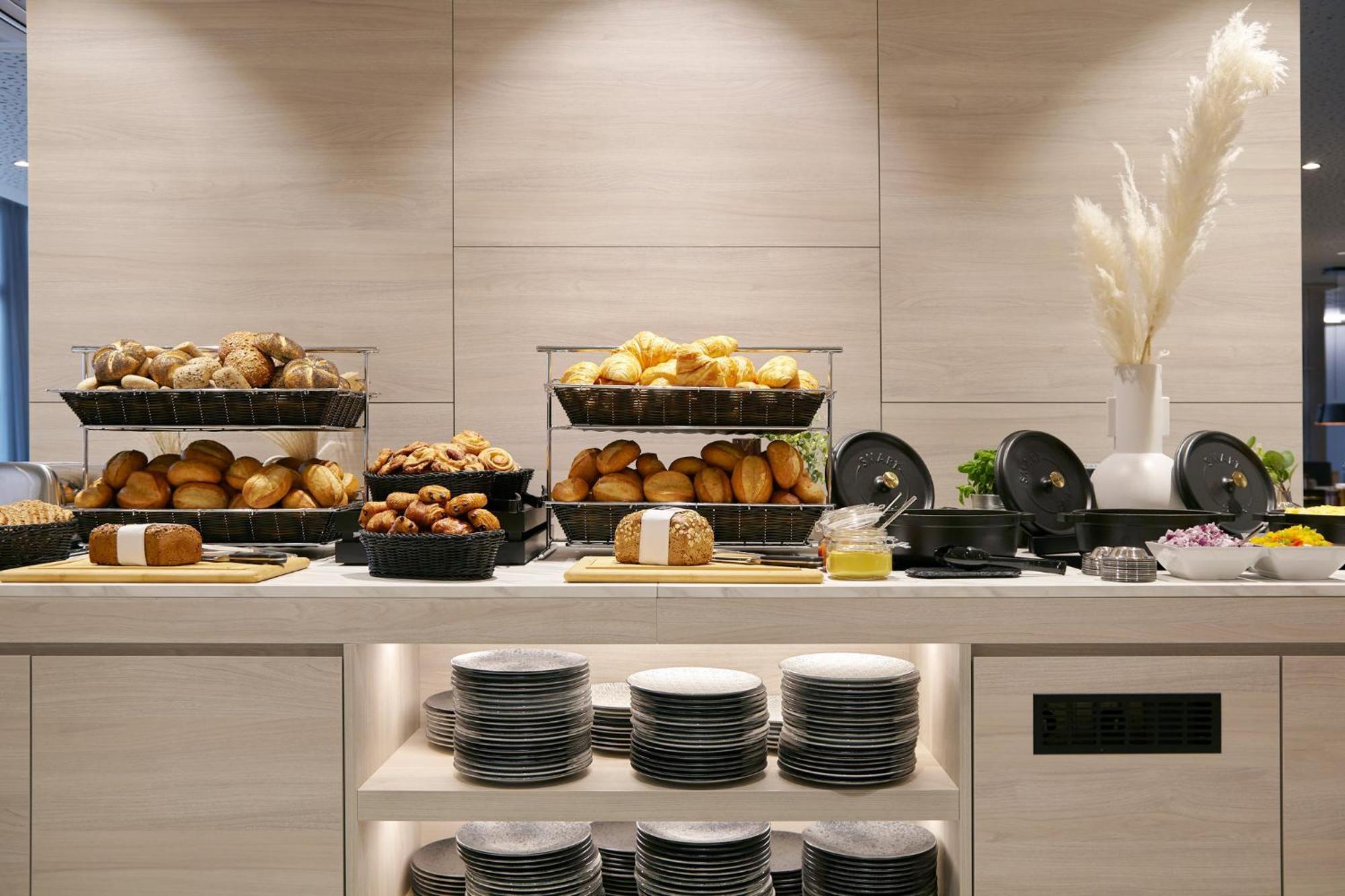 Holiday Inn - The Niu, Hub Dusseldorf Messe By Ihg エクステリア 写真