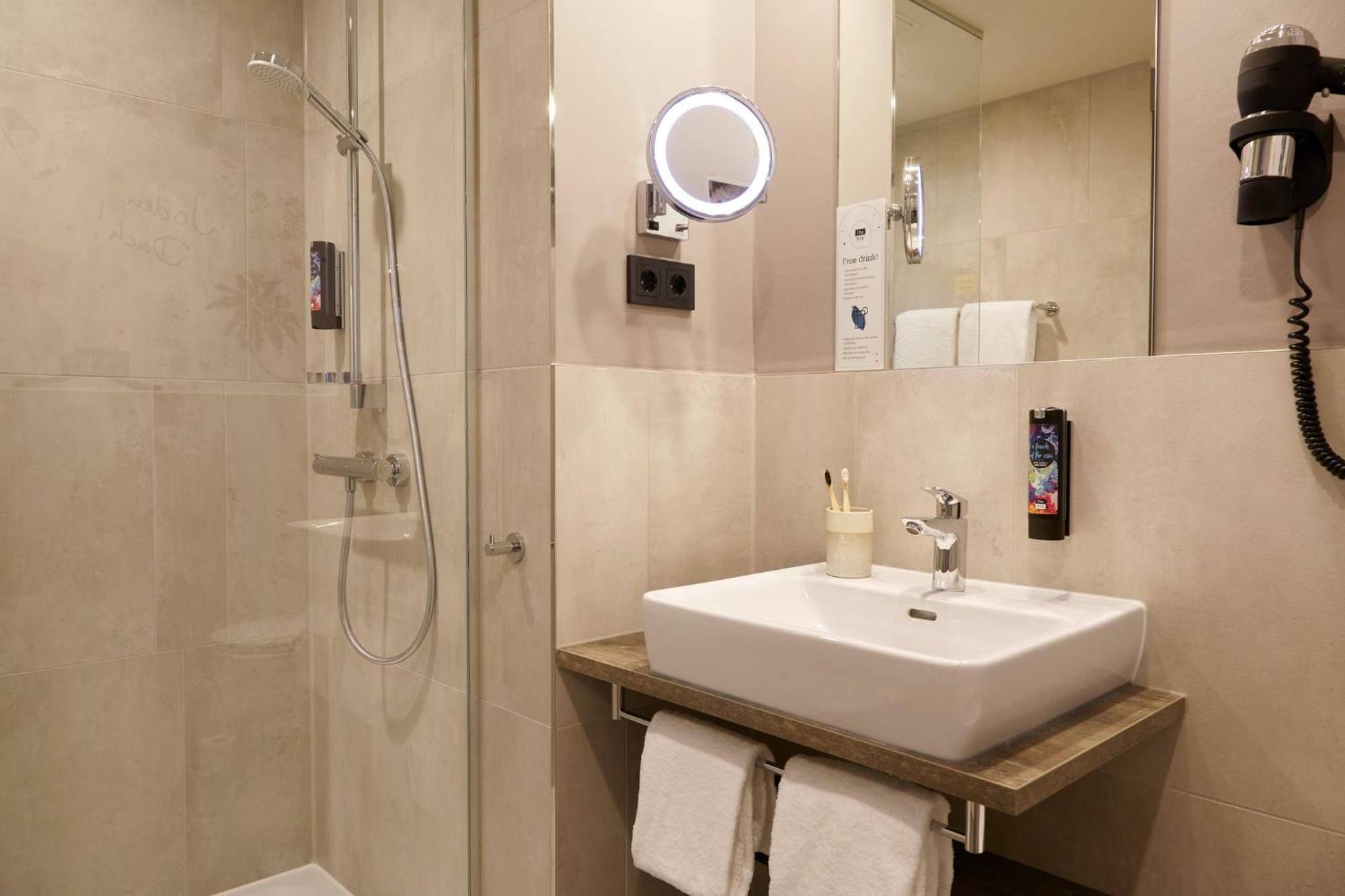 Holiday Inn - The Niu, Hub Dusseldorf Messe By Ihg エクステリア 写真